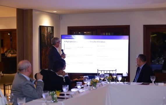 Pesquisador da FGV debate mercado de carbono e oportunidades para o agronegócio brasileiro