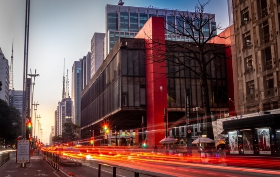 São Paulo Climate Week: Dos planos de adaptação ao investimento privado - mobiliando empresas para resiliência climática.